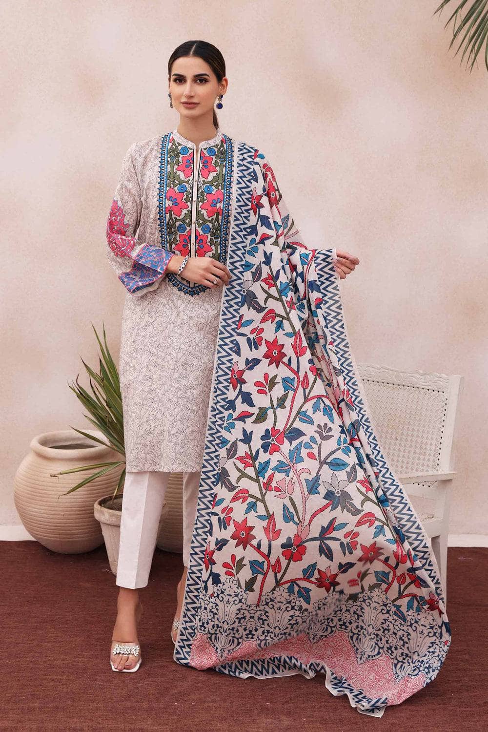 Img_nishat_lawn_nisha_23_awwal_boutique