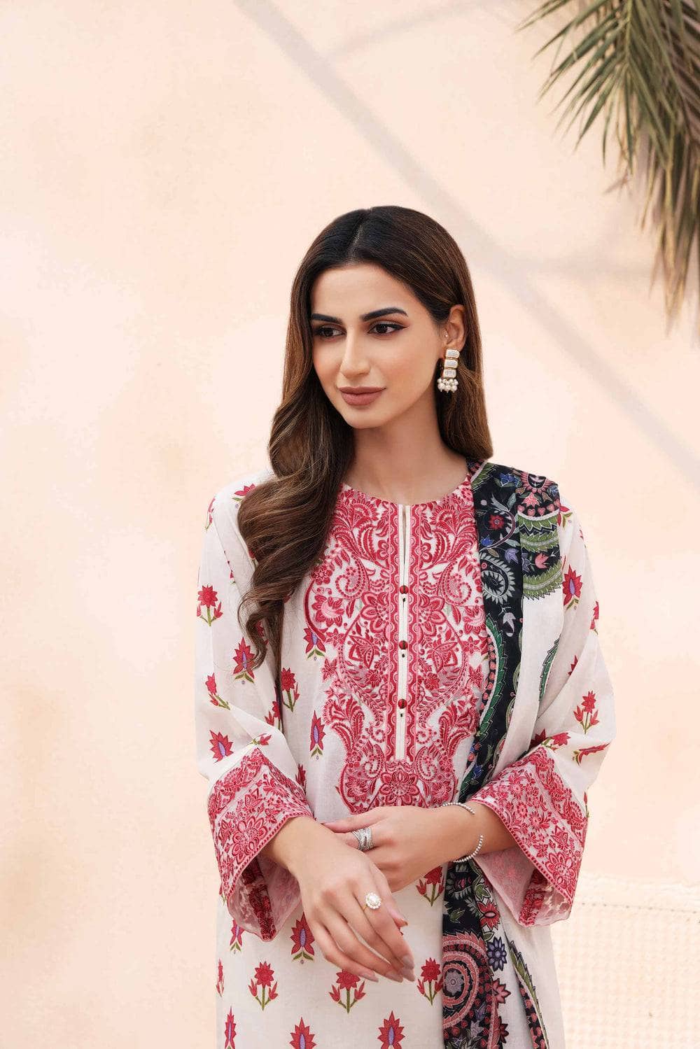 Img_nishat_lawn_nisha_23_awwal_boutique