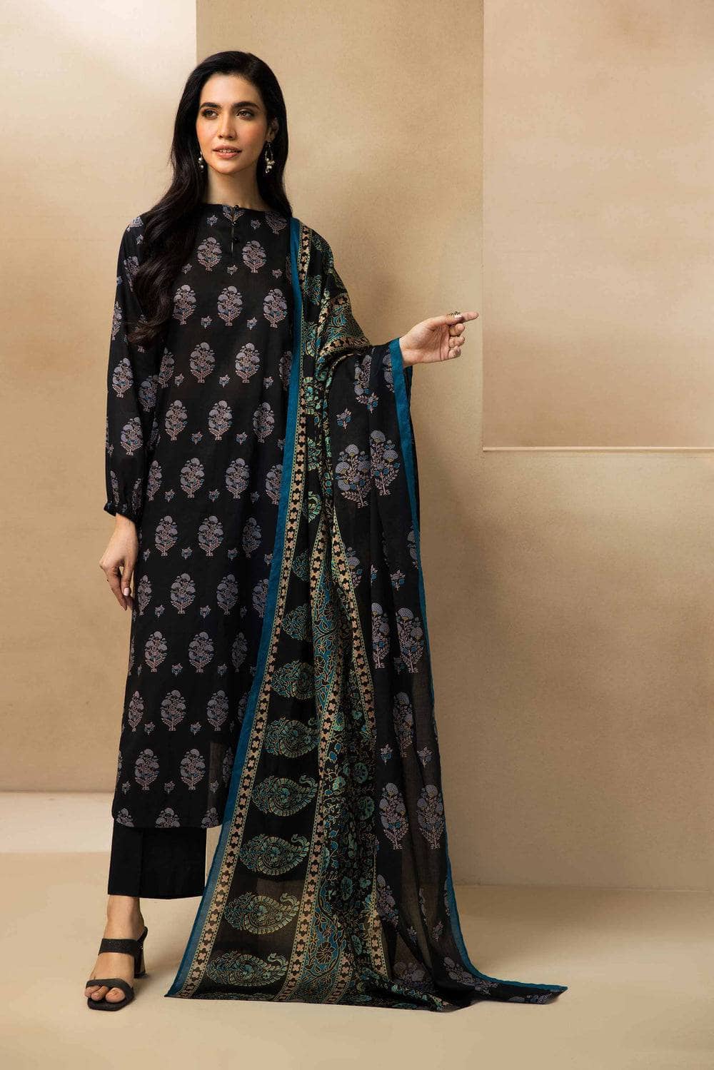 Img_nishat_lawn_nisha_awwal_boutique