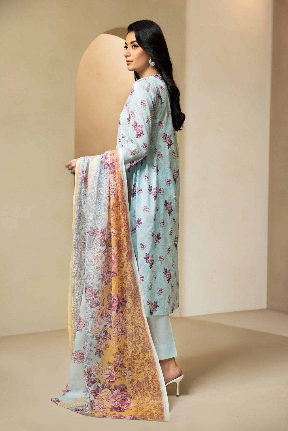 Img_nishat_lawn_nisha_awwal_boutique