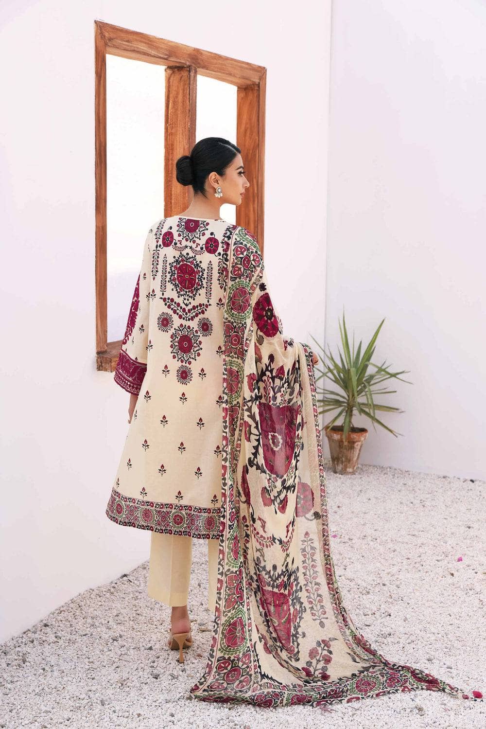 img_nishat_lawn_23_nisha_awwal_boutique