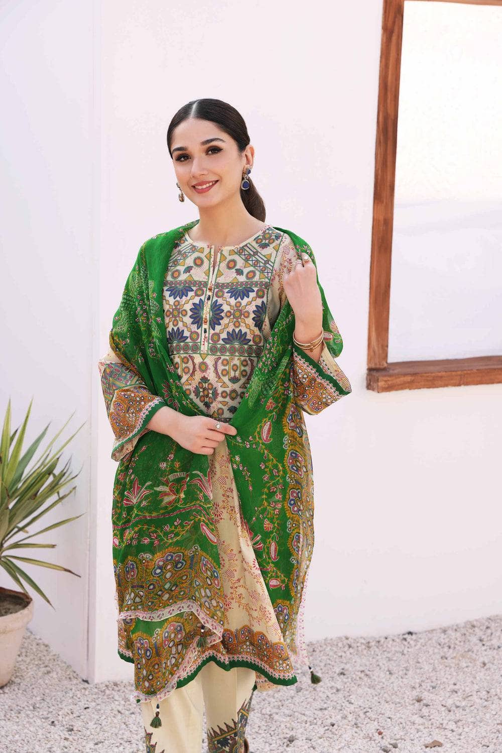 img_nishat_lawn_23_nisha_awwal_boutique