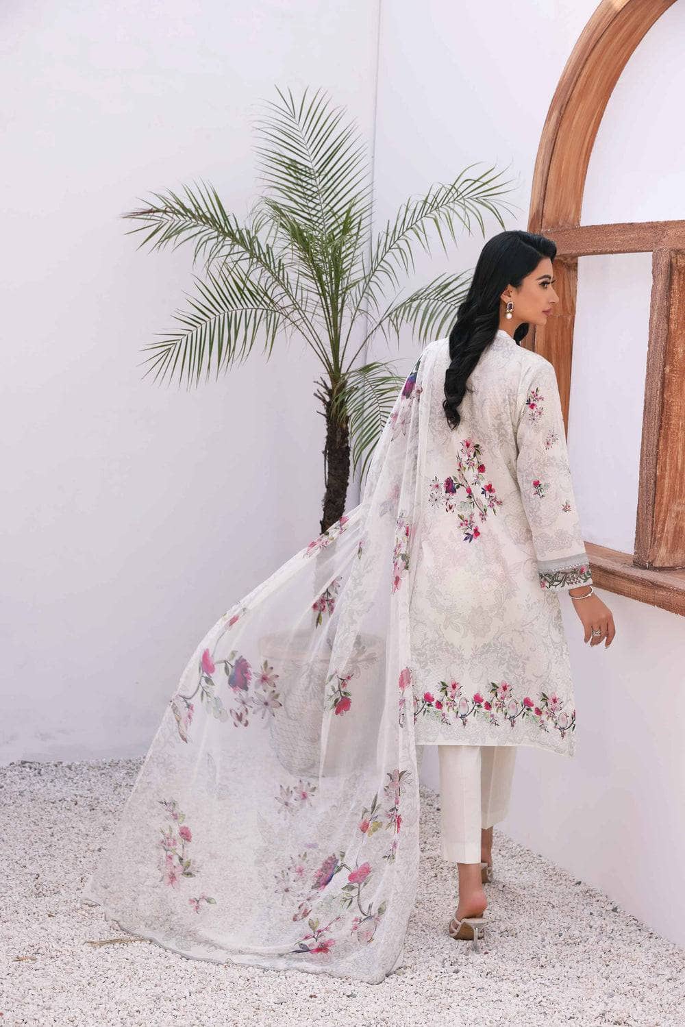 img_nishat_lawn_23_nisha_awwal_boutique