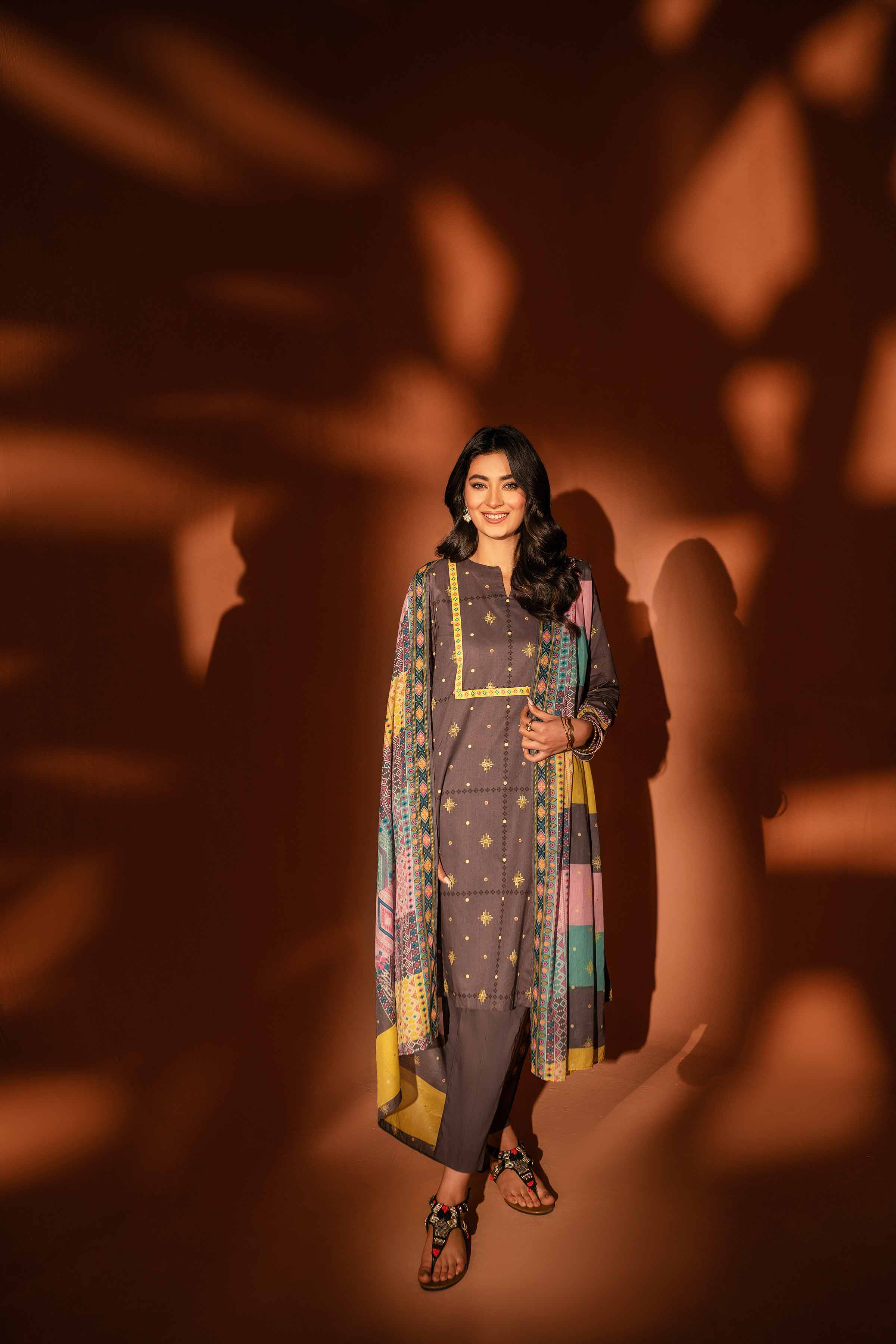 Img_nishat_lawn_ramdan_edit_awwal_boutique