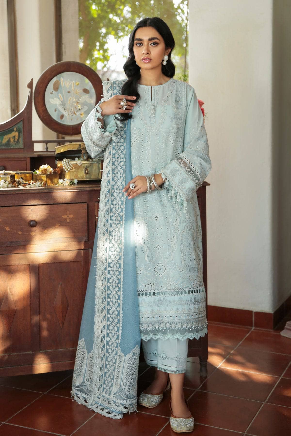 img_baroque_swiss_voil_awwal_boutique