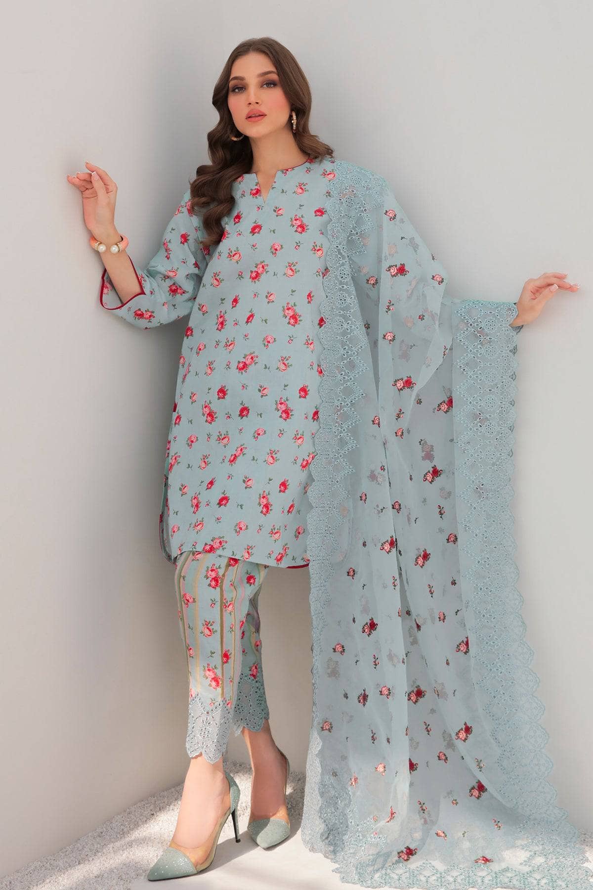 img_baroque_exclsuive_unstitched_lawn_23_awwal_boutique