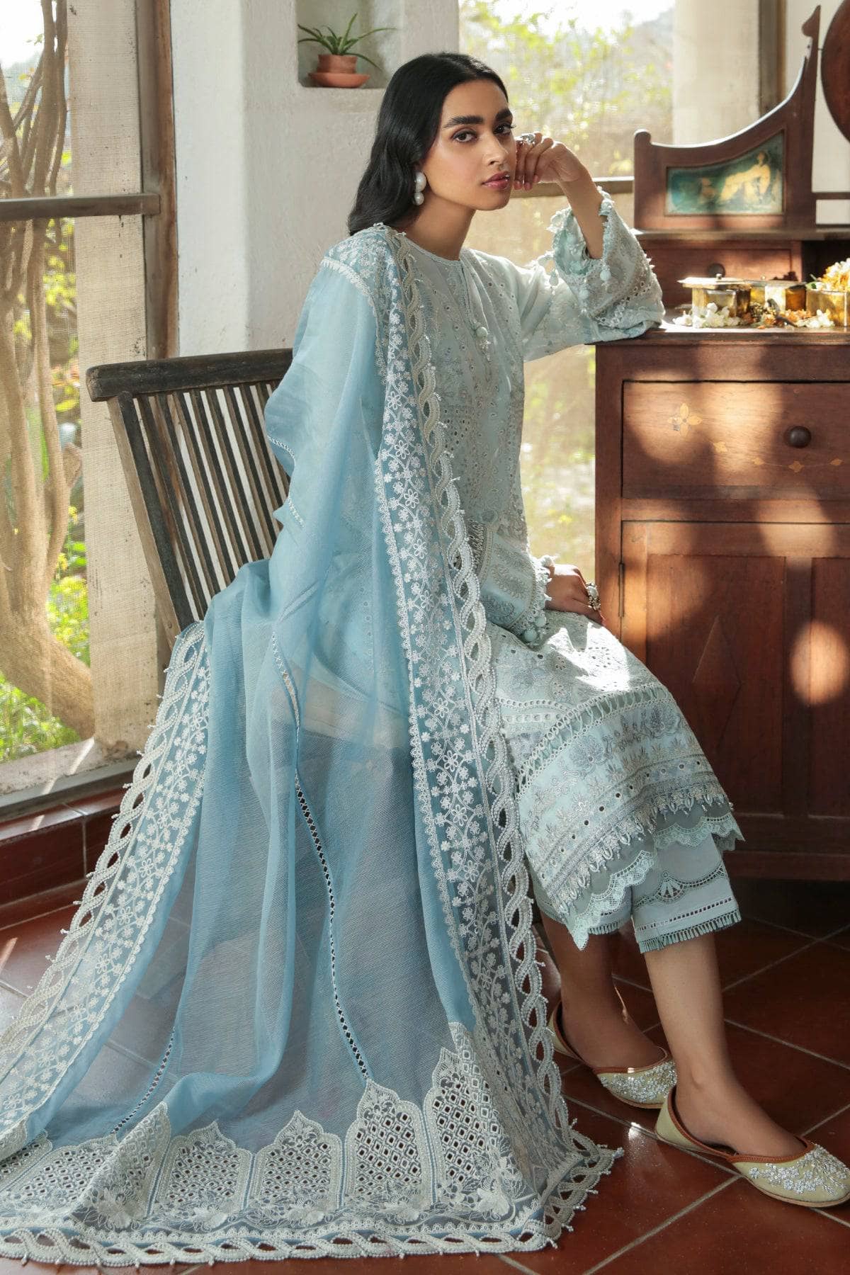 img_baroque_swiss_voil_awwal_boutique