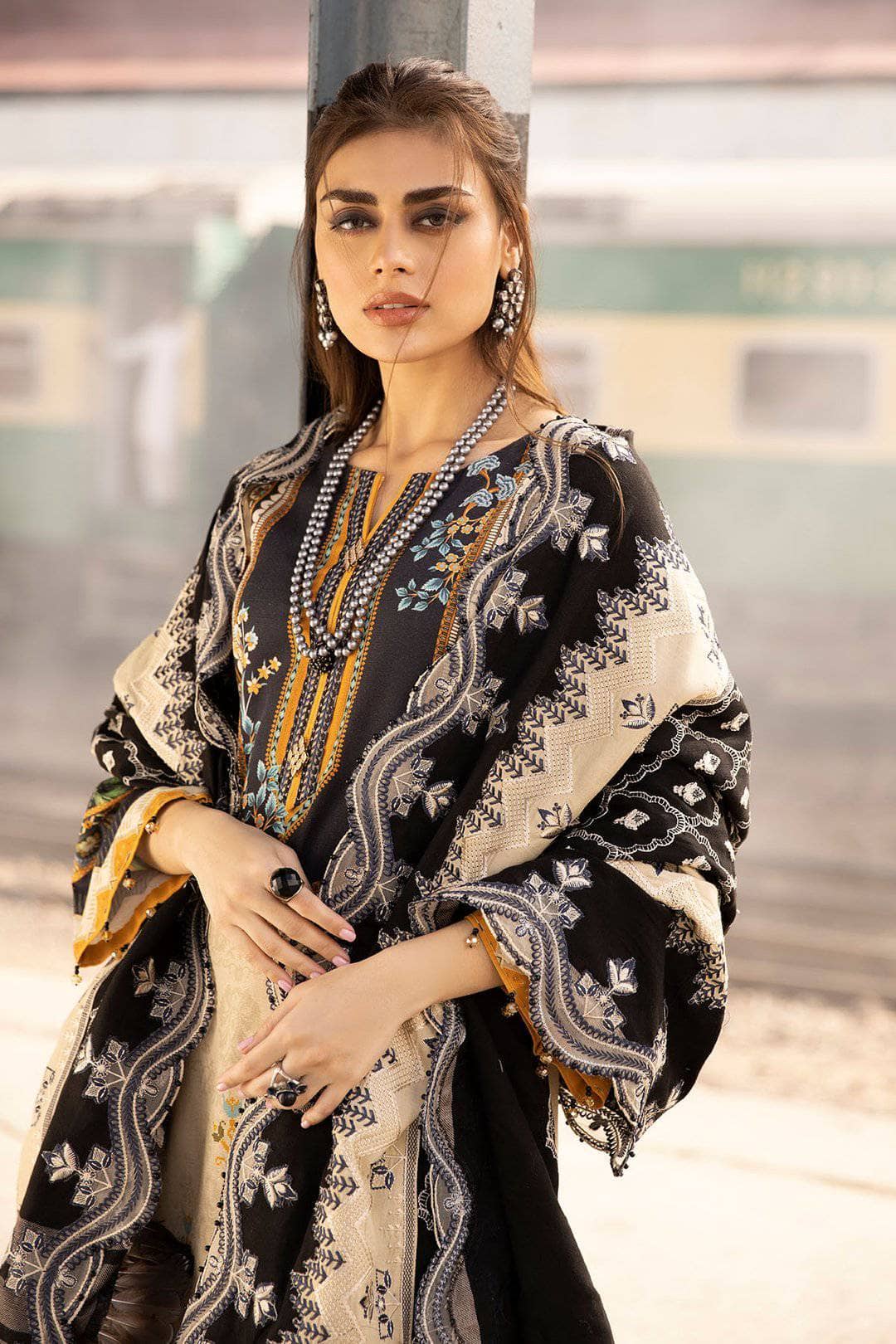 img_nureh_maya_khaddar_vol_2_awwal_boutique