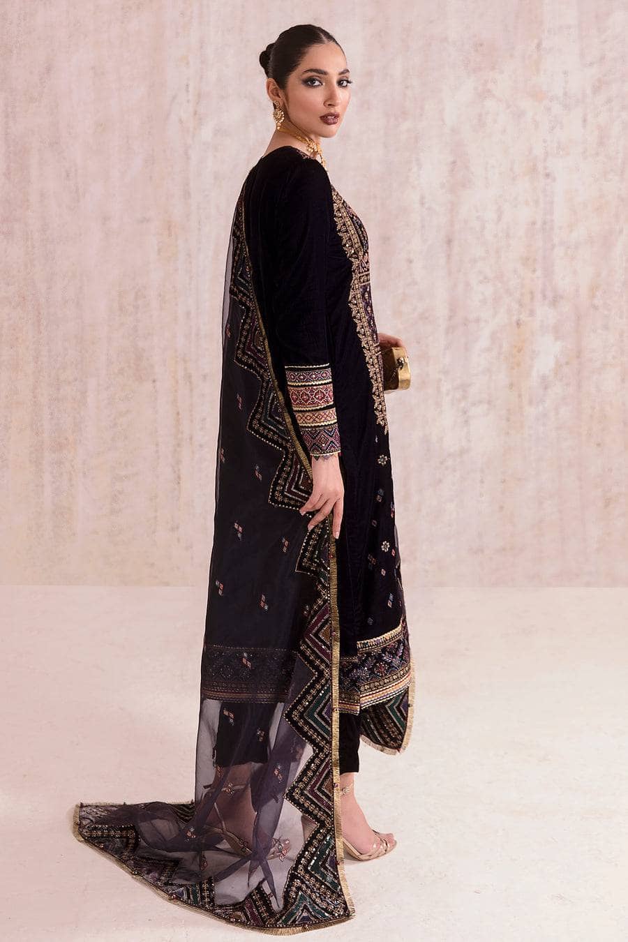 img_jazmin_velvet_awwal_boutique