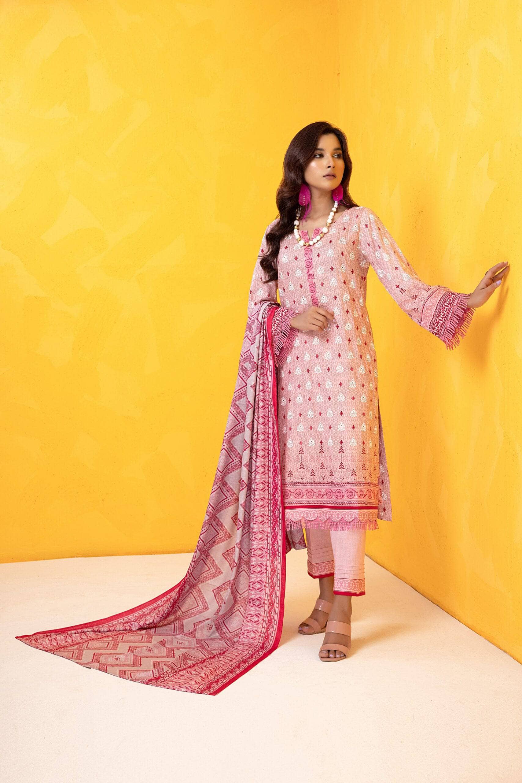 img_erum_misha_lawn_22_awwal_boutique