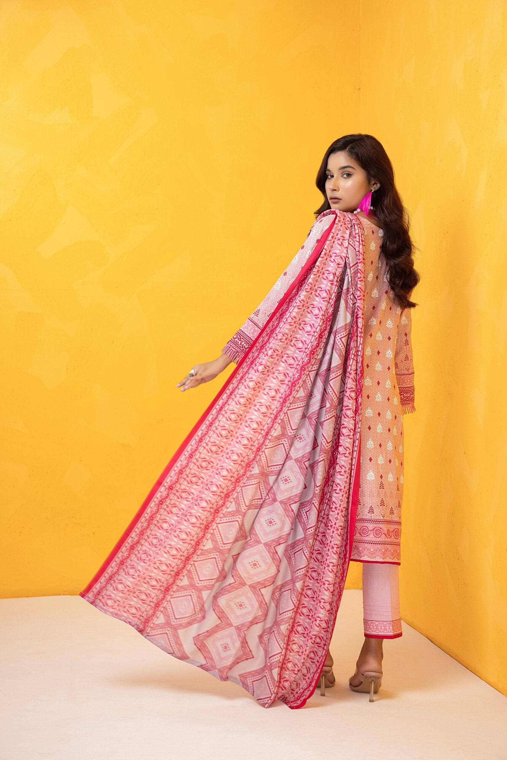 img_erum_misha_lawn_22_awwal_boutique