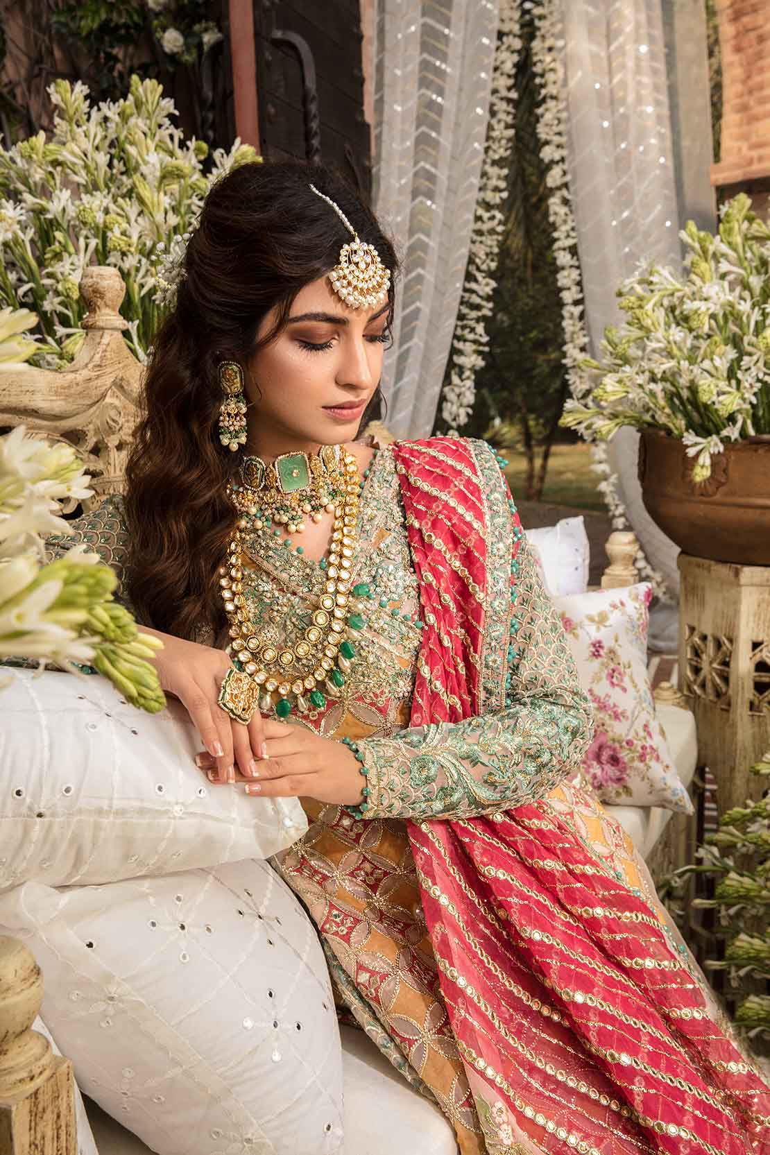 img_crimson_wedding_edition_awwal_boutique