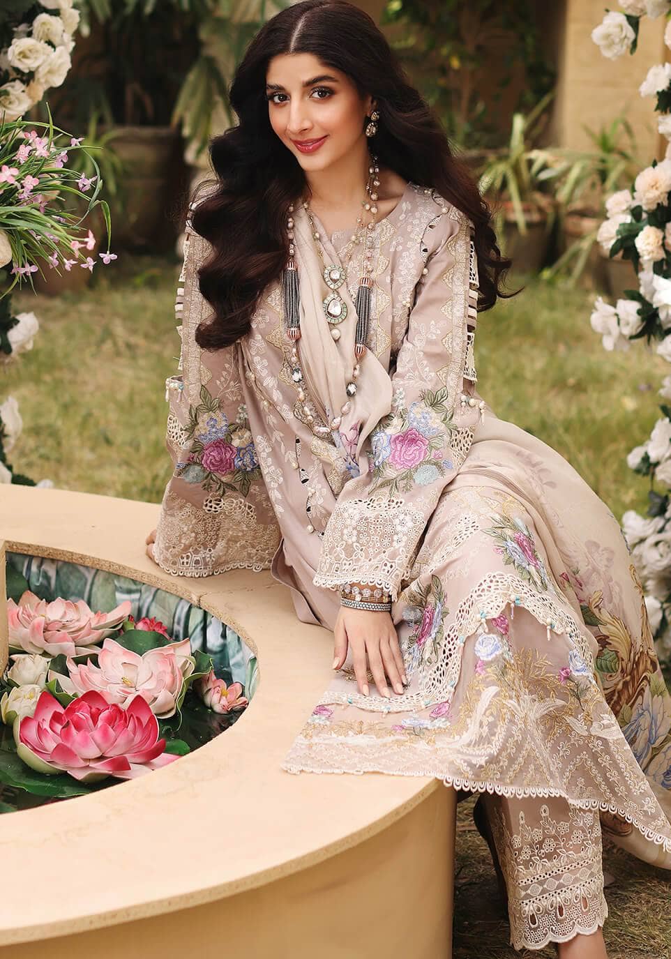 img_elaf_luxury_lawn_22_awwal_boutique