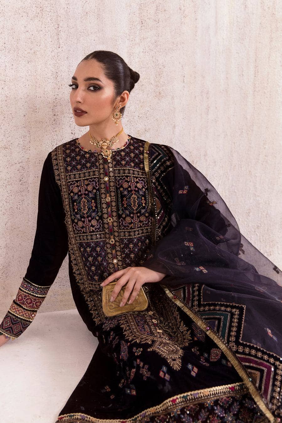 img_jazmin_velvet_awwal_boutique