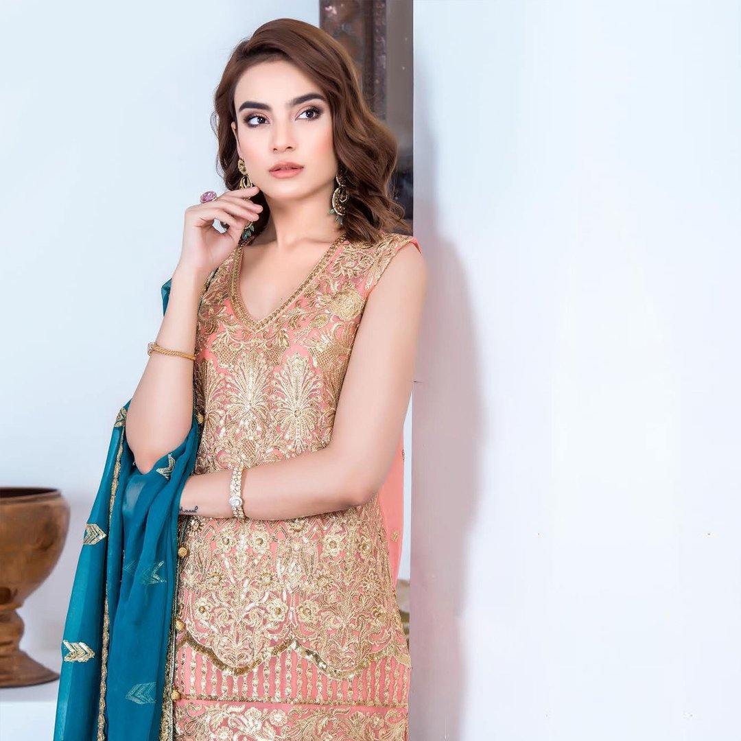 img_jannan_premium_embroidered_chiffon_awwal_boutique