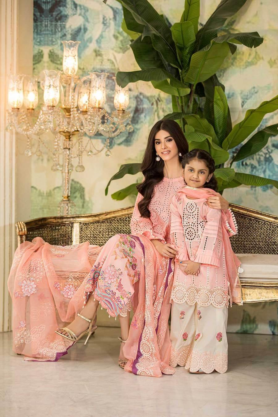 img_charizma_festive_signature_lawn_collection_2020_awwal_boutique