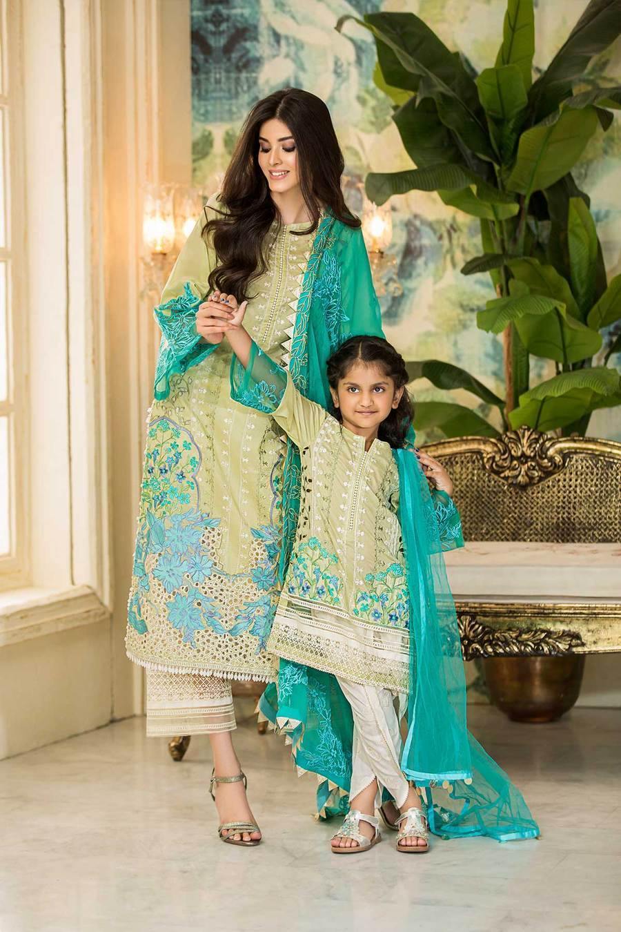 img_charizma_festive_signature_lawn_collection_2020_awwal_boutique