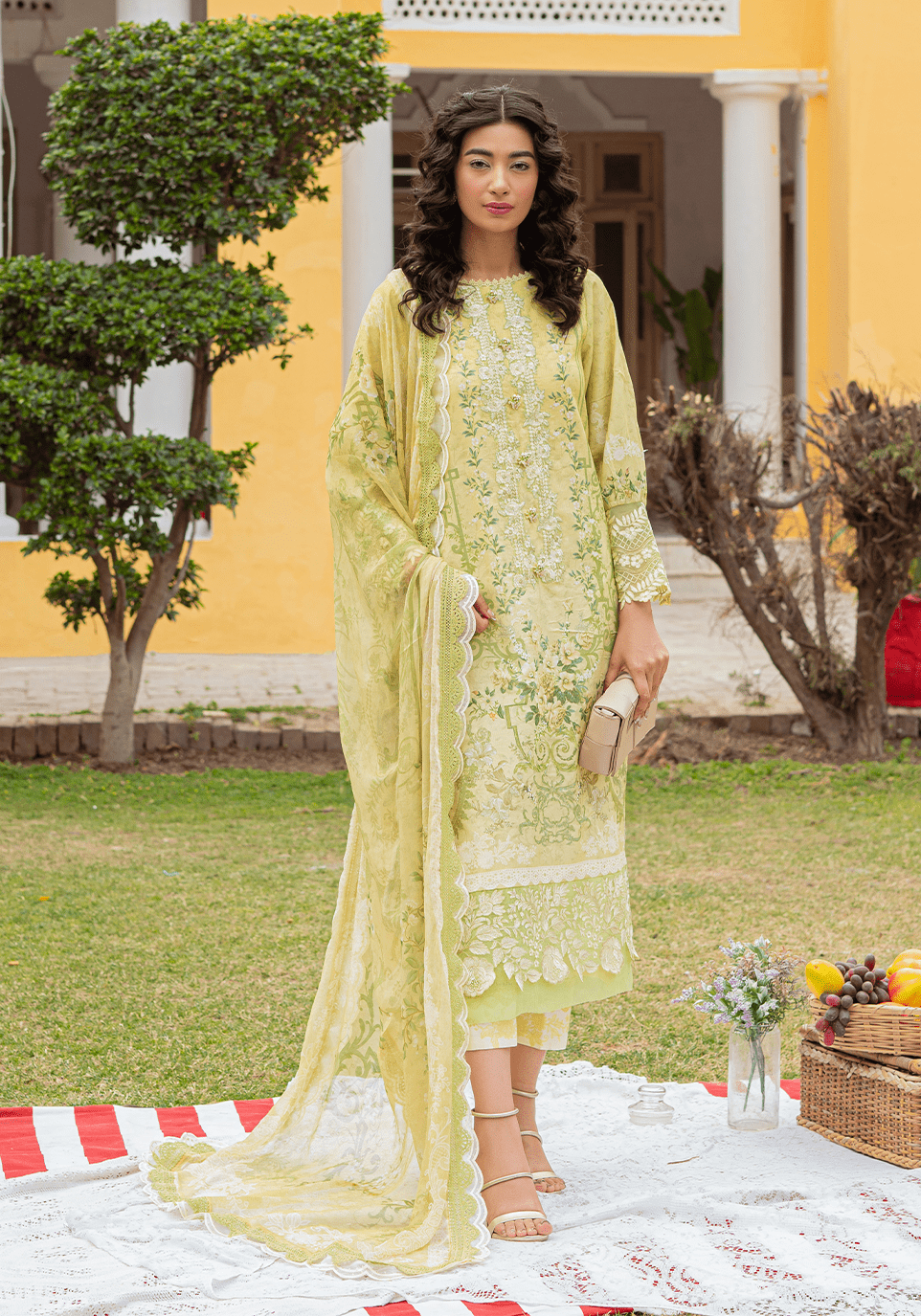 img_zarqash_lawn_23_awwal_boutique
