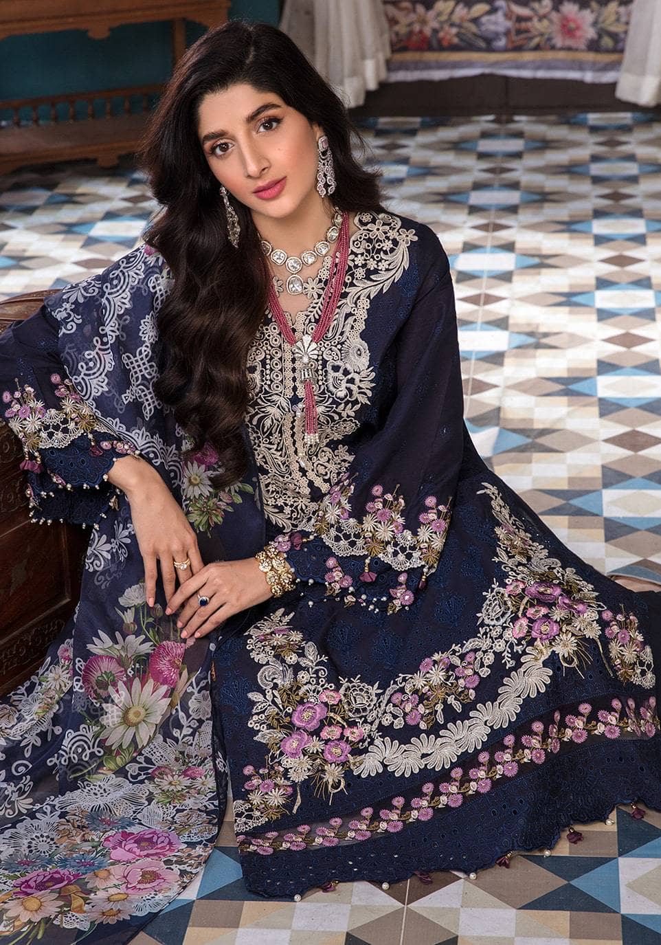 Img_elaf_chikankari_lawn_22_awwal_boutique