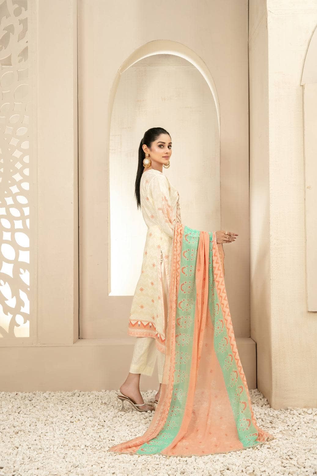 img_amna_sohail_melika_awwal_boutique