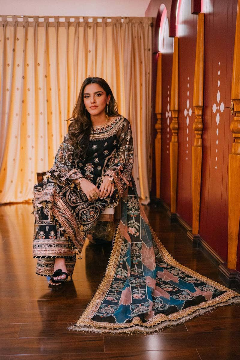img_zarlish_by_mohsin_naveed_ranjha_awwal_boutique