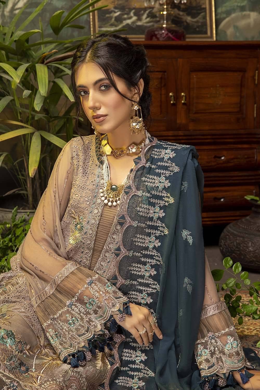 img_adans_llibas_guzarish_chikankari_chiffon_awwal_boutique