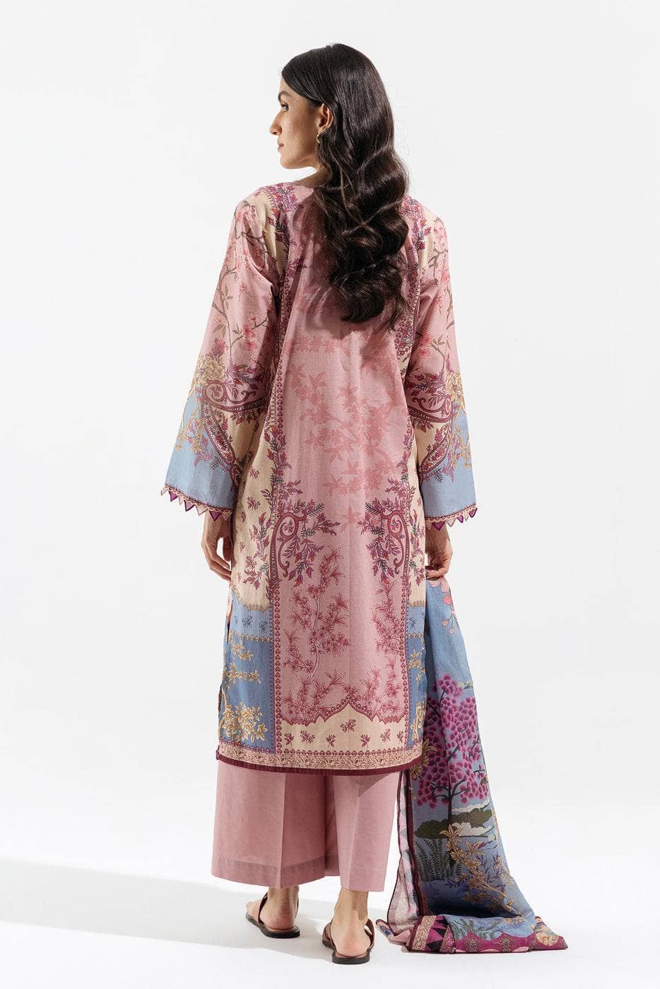 img_beechtree_lawn_23_awwal_boutique