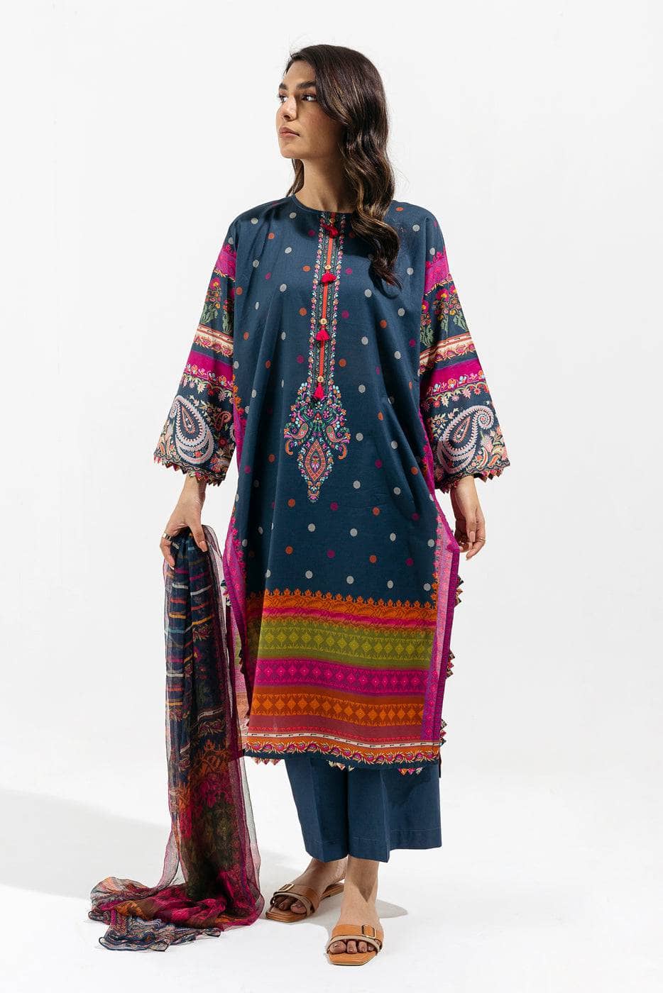 img_beechtree_lawn_23_awwal_boutique