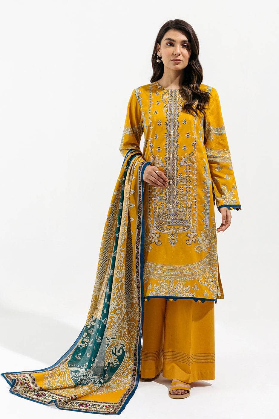 img_beechtree_lawn_23_awwal_boutique