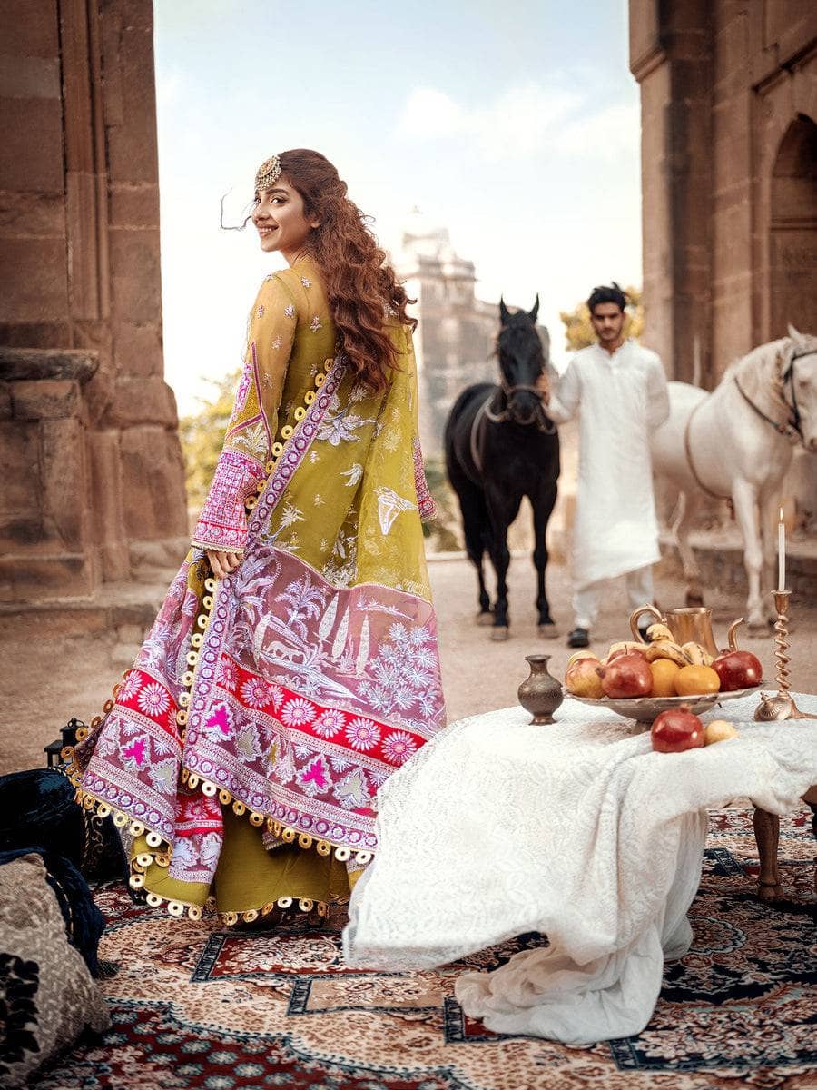 img_maryam_hussain_wrdding_awwal_boutique