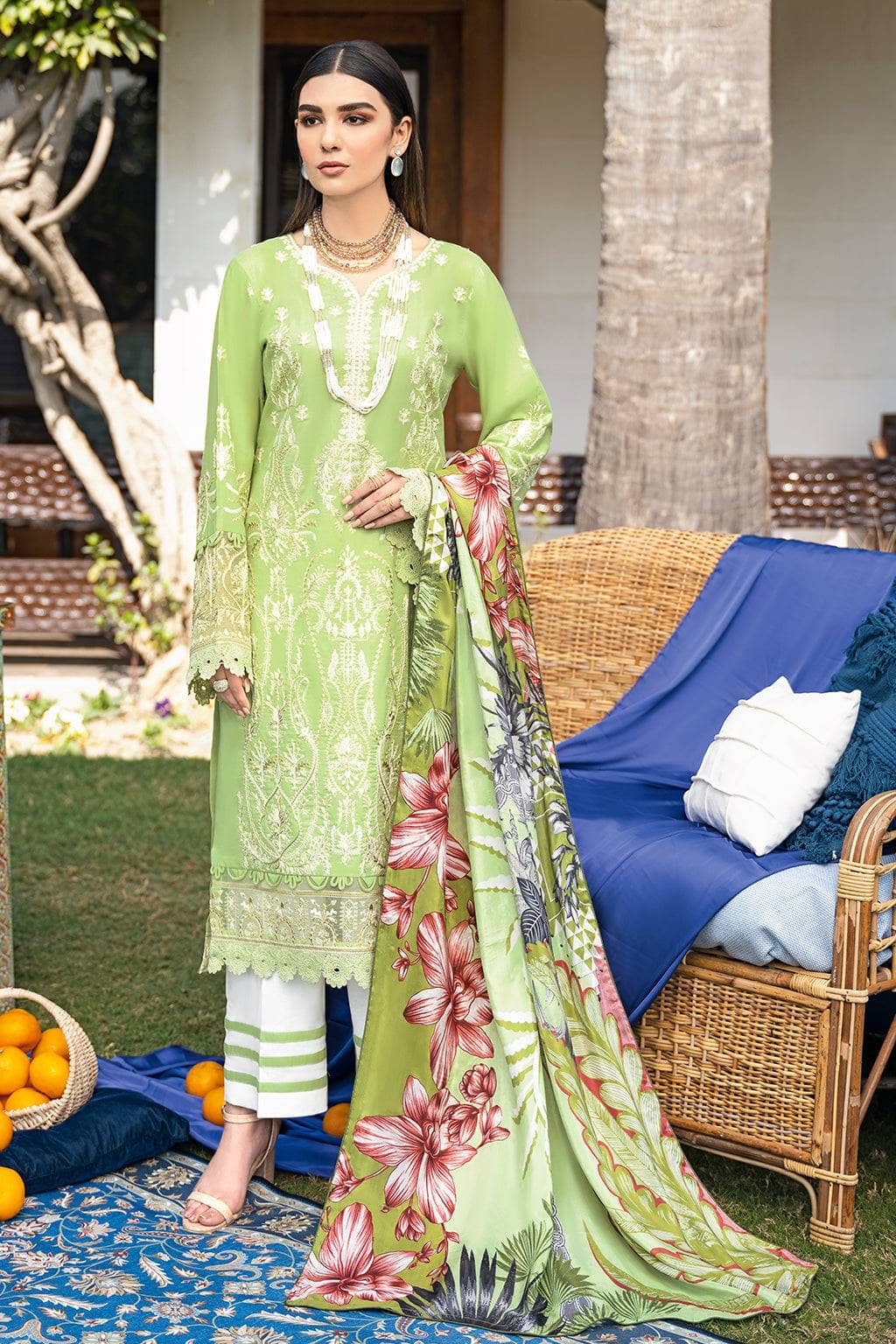 img_ramsha_andaz_lawn_23_awwal_boutique