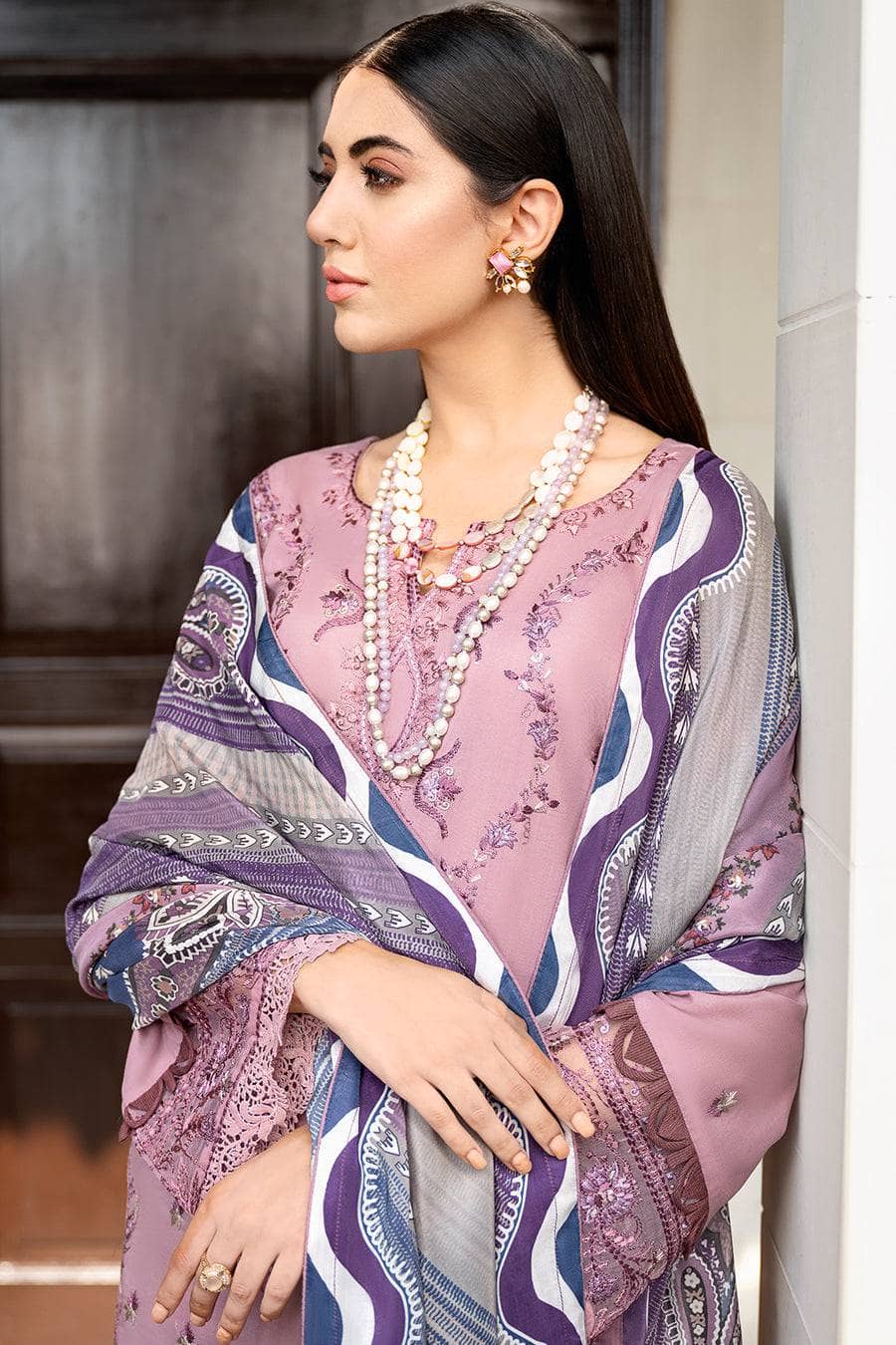 img_ramsha_andaz_lawn_23_awwal_boutique