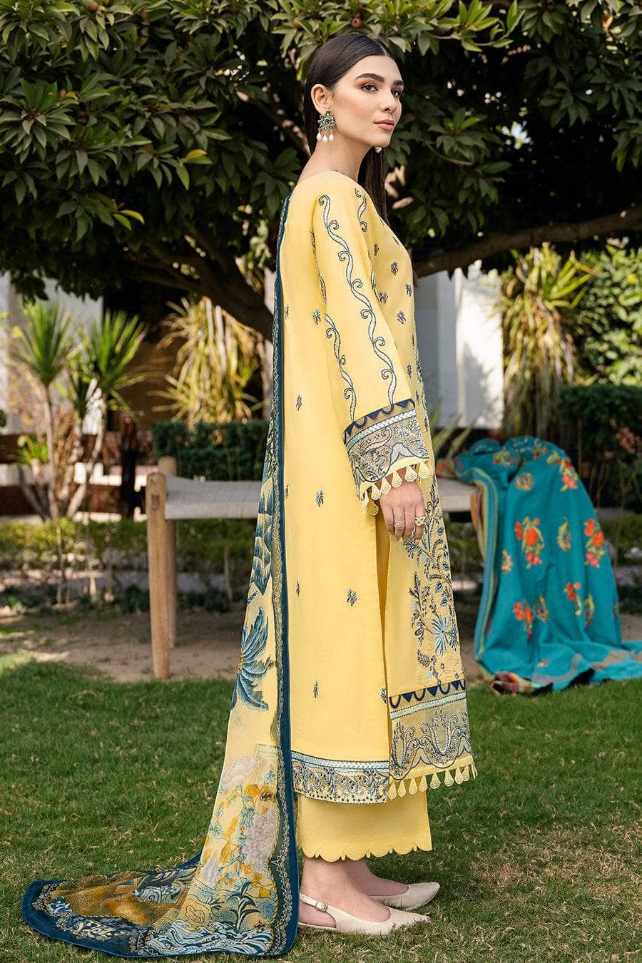 img_ramsha_andaz_lawn_23_awwal_boutique