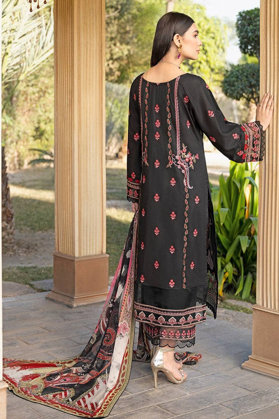 img_ramsha_andaz_lawn_23_awwal_boutique