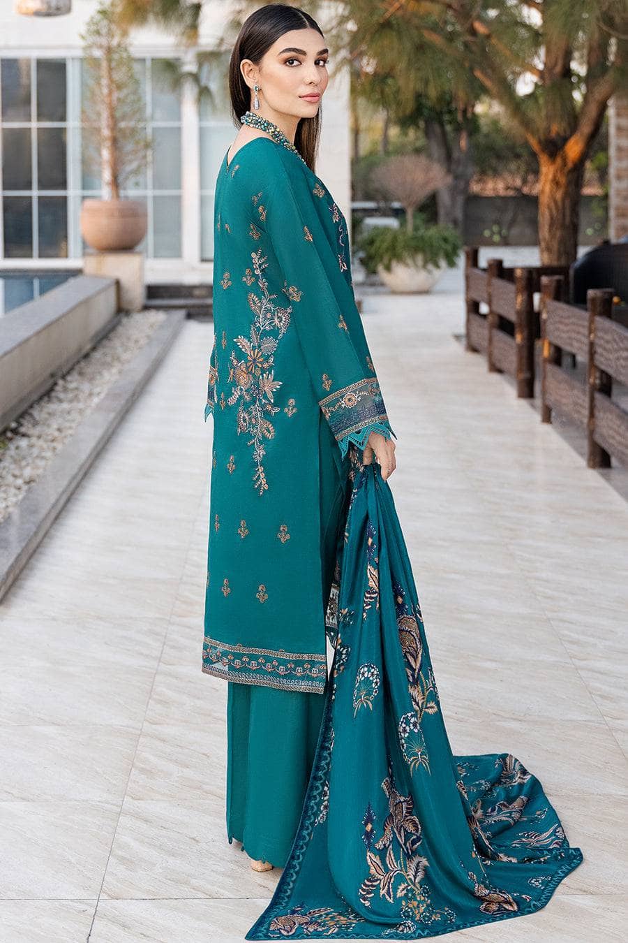 img_ramsha_andaz_lawn_23_awwal_boutique