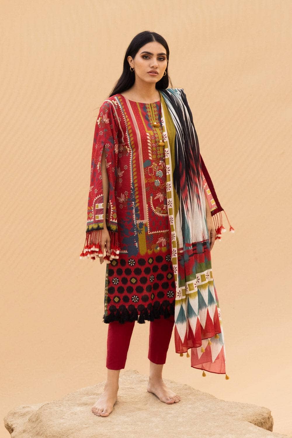 Img_sapphire_lawn_22_awwal_boutique