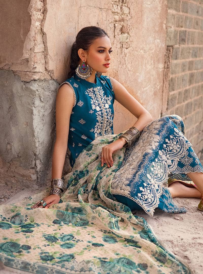 Img_zainab_chottani_awwal_boutique