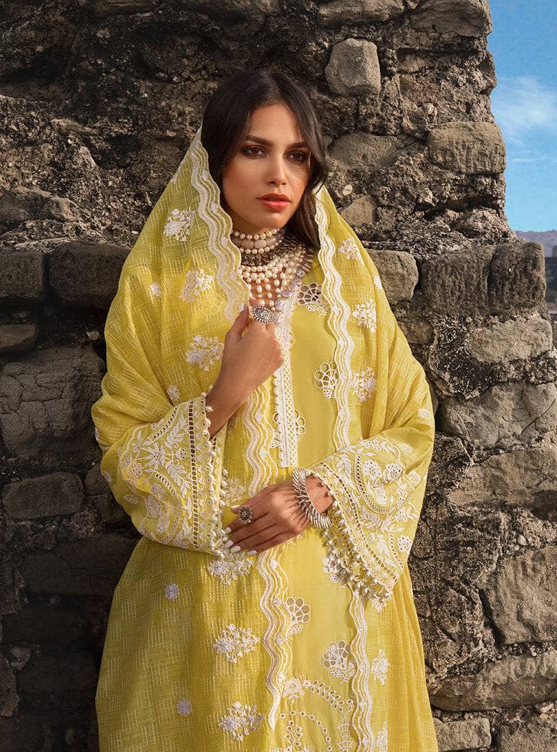 Img_zainab_chottani_awwal_boutique