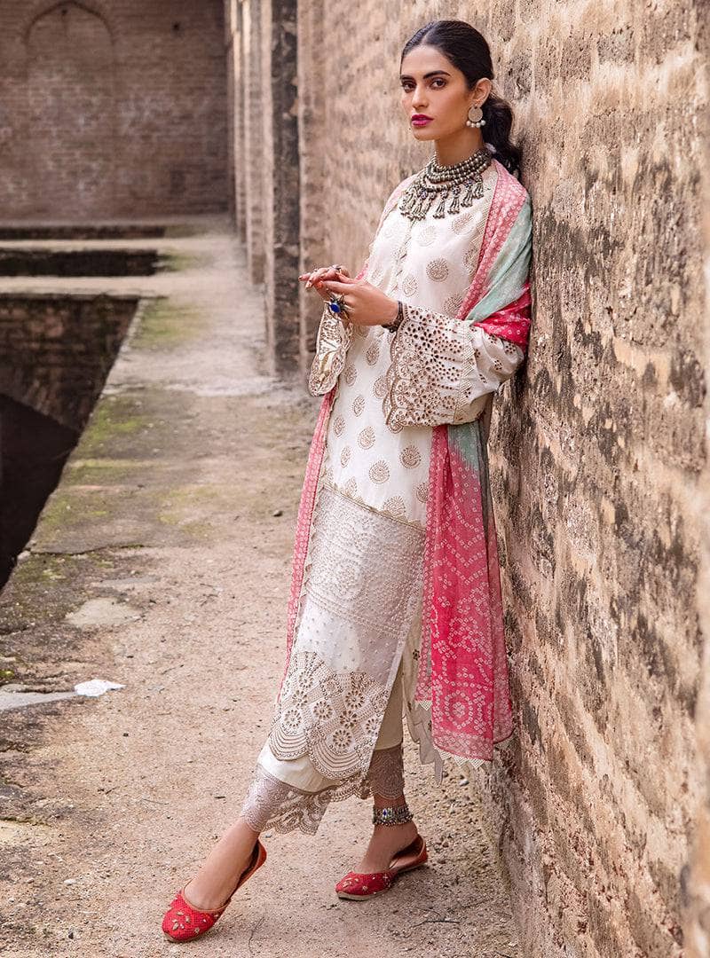 Img_zainab_chottani_awwal_boutique