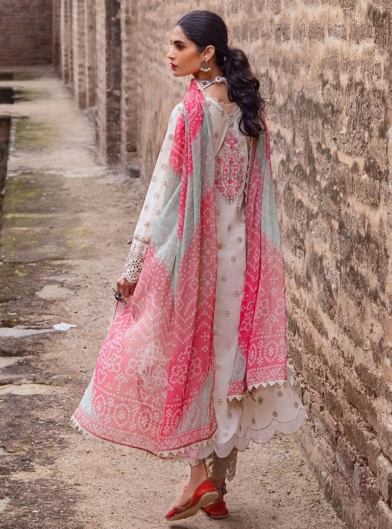 Img_zainab_chottani_awwal_boutique