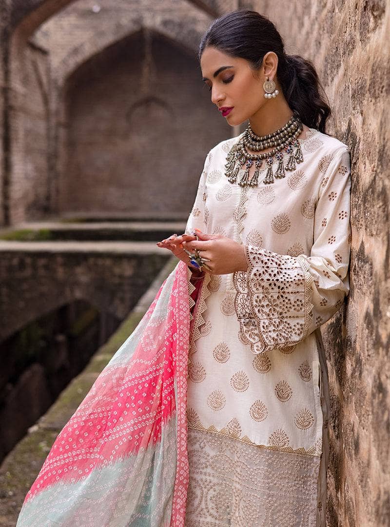 Img_zainab_chottani_awwal_boutique