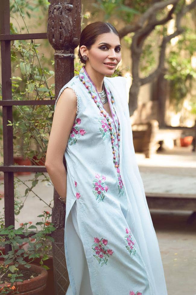 img_kinaar_lawn_by_shiza_hassan_2021_awwal_boutique
