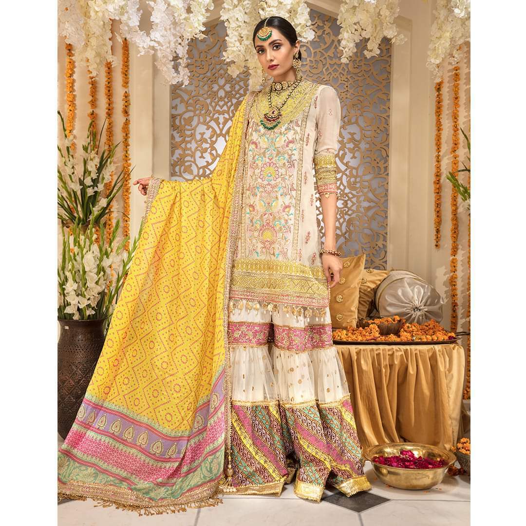 img_anaya_kamiar_rokni_wedding_mehndi_collection_almas_awwal_boutique