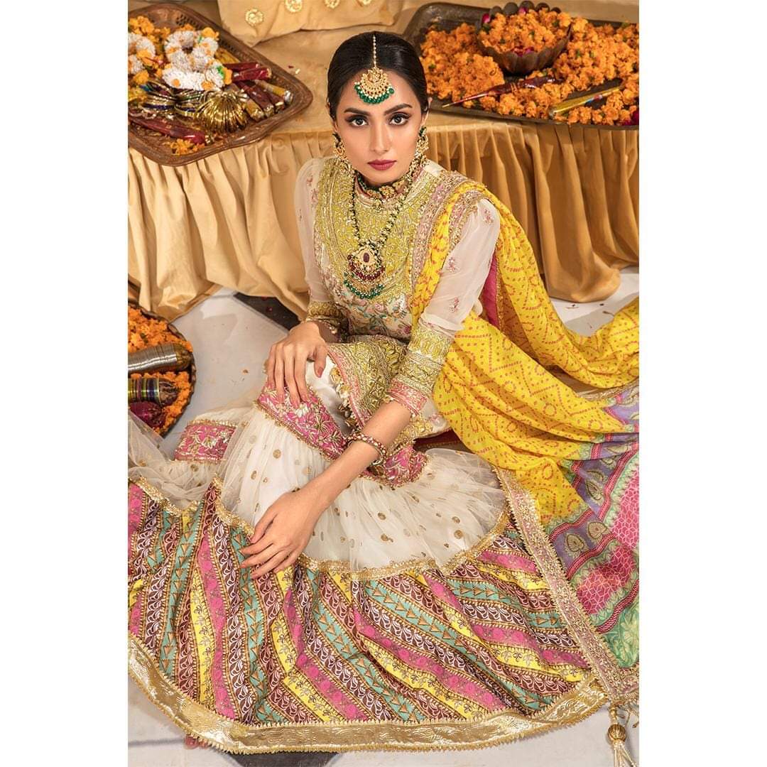 img_anaya_kamiar_rokni_wedding_mehndi_collection_almas_awwal_boutique