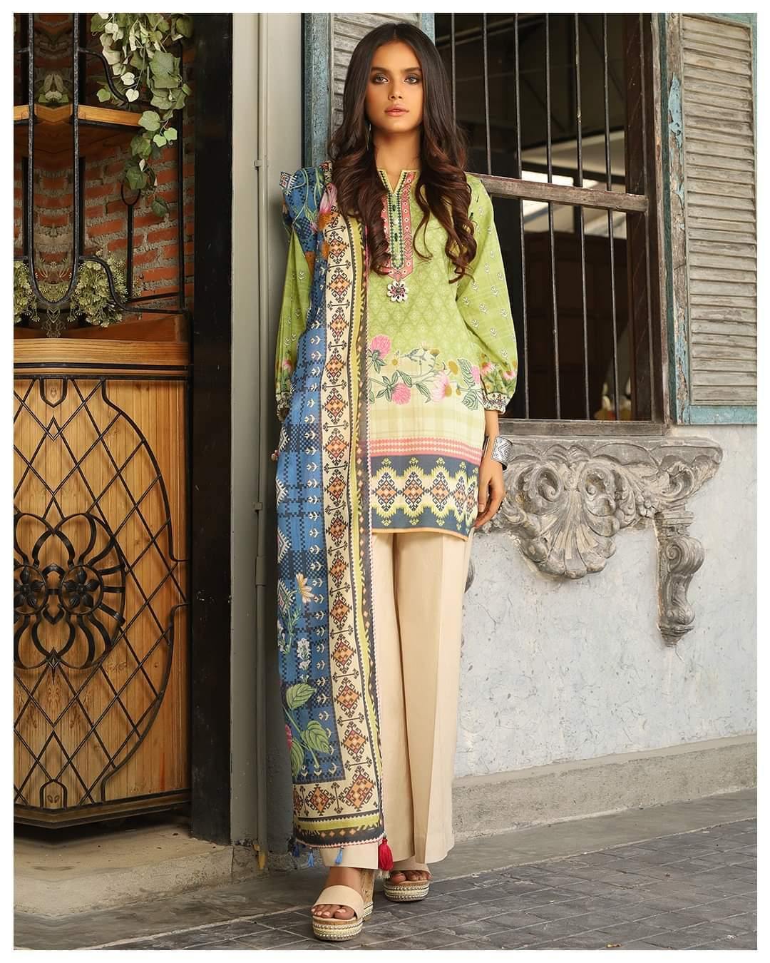 img_lsm_komal_lawn_collection_awwal_boutique