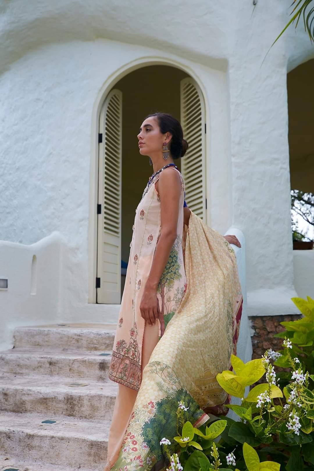 img_qalamkar_lawn_2020_awwal_boutique