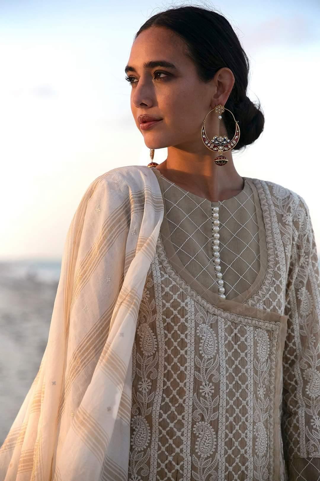 img_qalamkar_lawn_2020_awwal_boutique