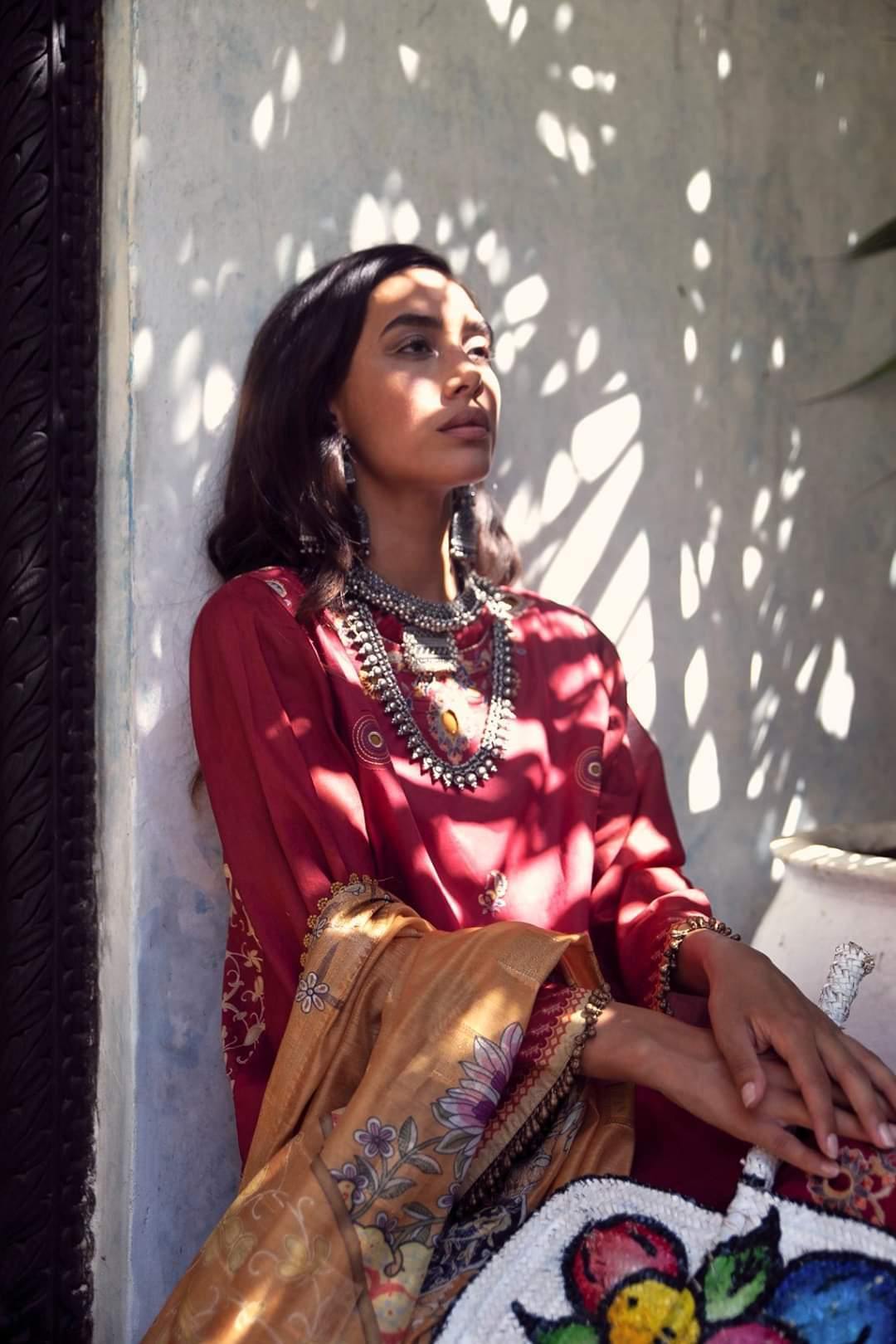 img_qalamkar_lawn_2020_awwal_boutique