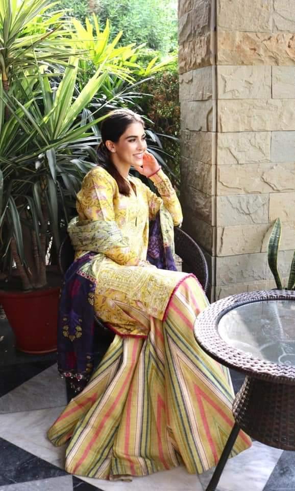 img_zara_shahjahan_lawn_garden_of_love_2020_awwal_boutique