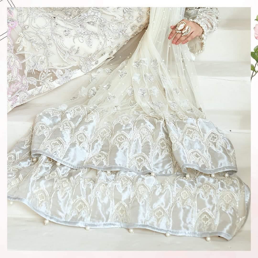 img_maryam_hussain_luxury_formals_chiffon_wedding_awwal_boutique